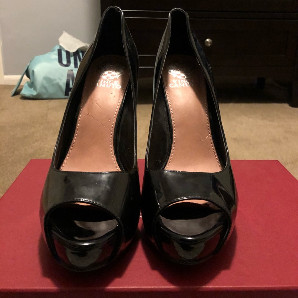 Vince Camuto - Picture 2 of 2